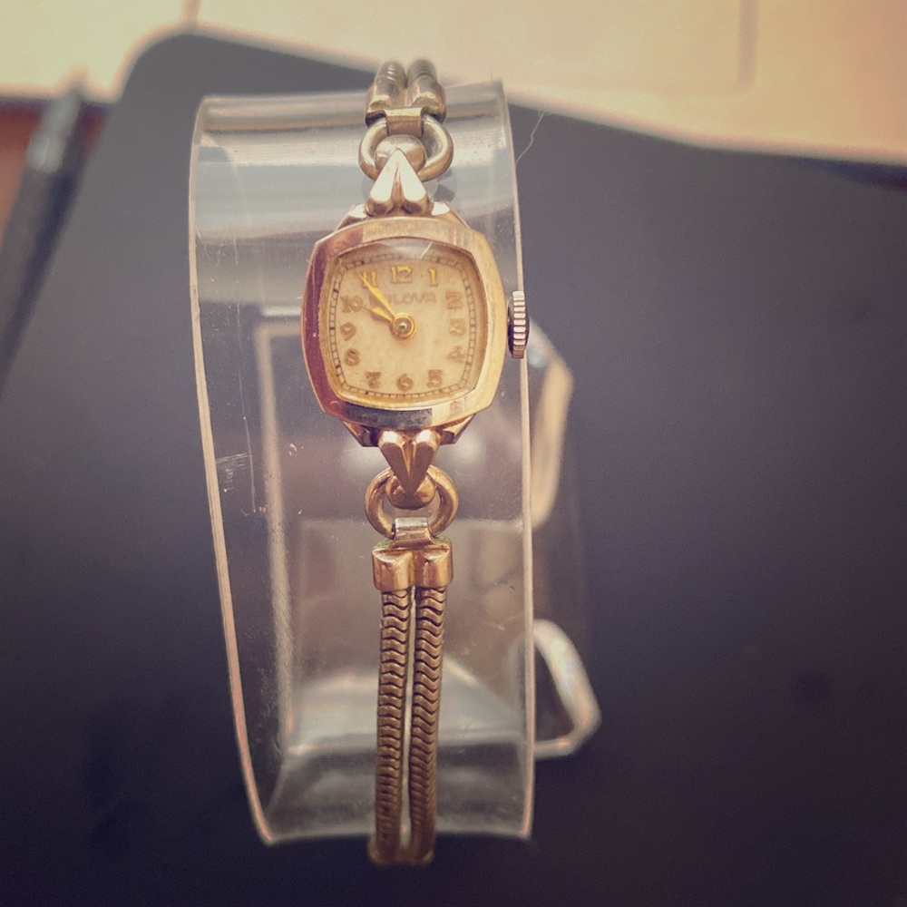 Vintage Bulova, 10k Gold Plated, weighs 14 g total